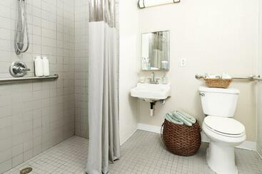هتل Intown Suites Extended Stay Chesapeake Va   Battlefield Blvd