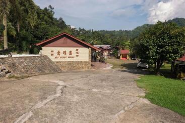 ホテル Oyo 89928 Acf Guest House