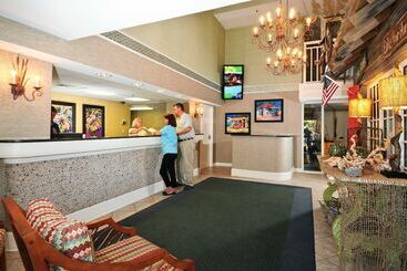 هتل Holiday Pavilion Resort On The Boardwalk