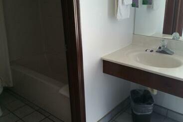 هتل Knights Inn Sandusky