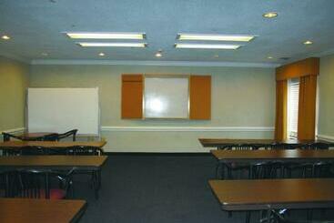 هتل Staybridge Suites Houston Nw  Willowbrook, An Ihg
