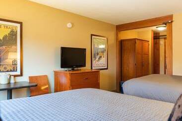 בית מלון כפרי The Black Bear Lodge At Stratton Mountain Resort
