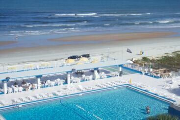 هتل The Suites At Americano Beach