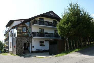 ペンション Penzión Sibír