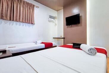 בית מלון כפרי Reddoorz Plus Near Robinsons Place Gensan