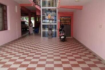 ホテル Sri Murugan Guest House