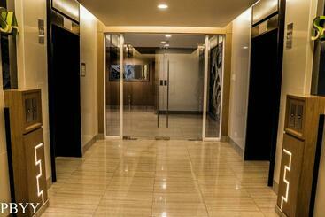 Stays At Green Residences 1 Bedroom With Complimentary Breakfast For 2