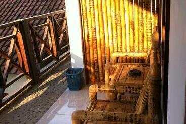 پانسیون Lilypad Guest House