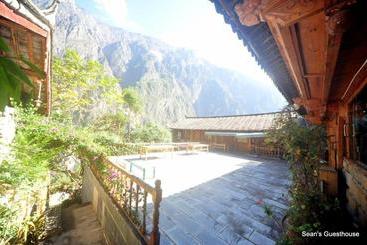 پانسیون Tiger Leaping Gorge Sean’s Spring Guesthouse