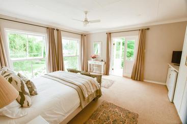 پانسیون Millpond House