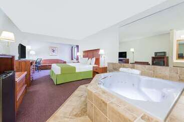 فندق Baymont By Wyndham Enid