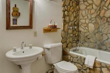 هتل Minturn Inn