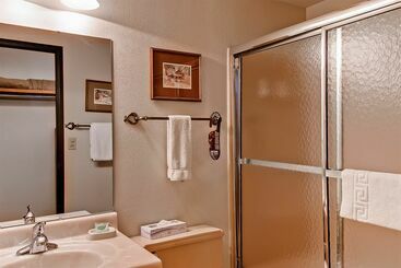 هتل Torian Plum Plaza 207