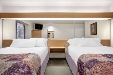 Microtel Inn & Suites By Wyndham Mankato