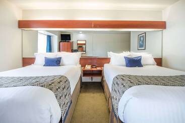 Microtel Inn And Suites By Wyndham Miami Ok
