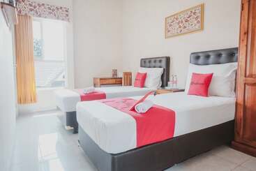 پانسیون Reddoorz Near Ambarukmo Yogyakarta