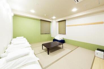 Wild Cherry Blossom Hostel Tokyo Koganei