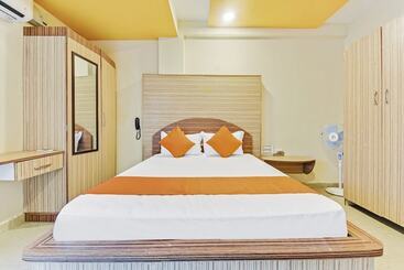酒店 Spot On 46956 Kalparukshaa Lodge