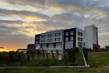 Monopetra Otel