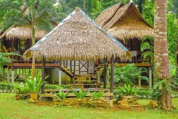 هتل Tarzan Island Bungalow
