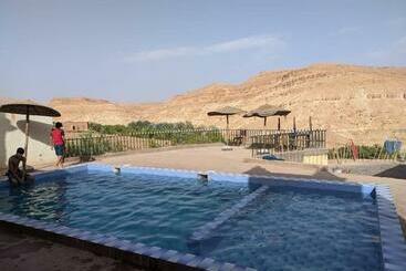بنسيون Maison Les Grôttes
