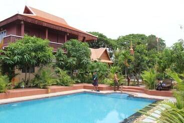 בית מלון כפרי Angkor Rest Villa