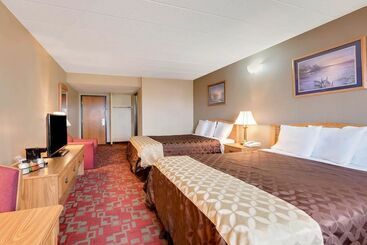 هتل Grand Forks Travelodge