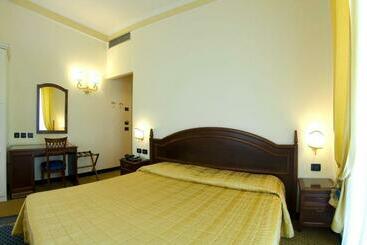 هتل Villa Fiorita