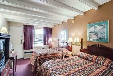 汽车旅馆  Rodeway Inn Galax Highway 58