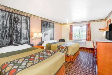 فندق على الطريق Super 8 By Wyndham Grants Pass