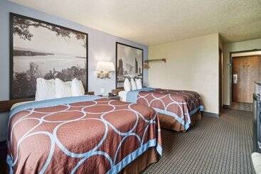 汽车旅馆  Super 8 By Wyndham Kenosha/pleasant Prairie