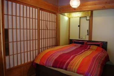 פנסיון Happy Guest House