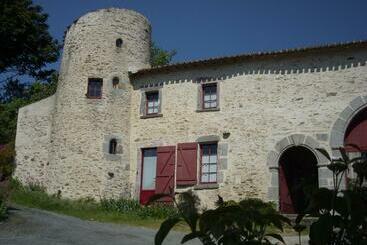 Пансион La Tour Des Laudes