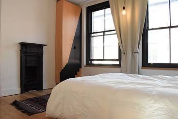 Cottage Stunning Home In East London Location