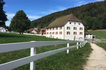 酒店 Auberge De Bellelay Restaurant Chez Aron Balde
