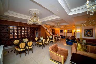Adonis Resort & Spa