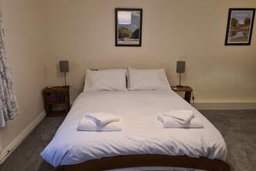 فندق صغير Derwentwater Arms