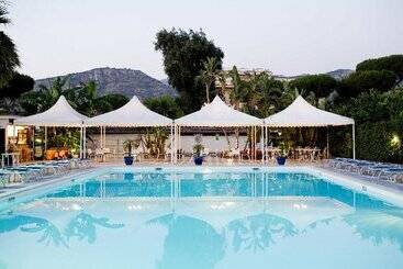هتل Esperidi Resort Village