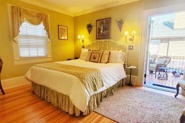هتل Pettigru Place Bed & Breakfast