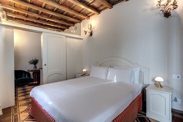 هتل Santa Marta Suites