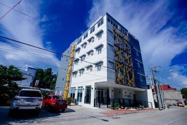 فندق Belltower Csheli Suites Bantay   Vigan
