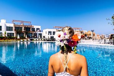 هتل Maldives Holiday Homes