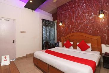 Hotel Oyo 62615 White House