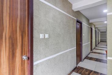 Hotel Oyo 75687  Sun City