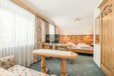 בית מלון כפרי Bellevue   4 Sterne Superior