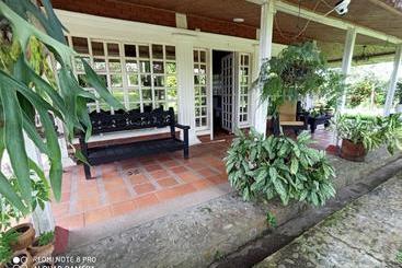 هتل Villa Monica