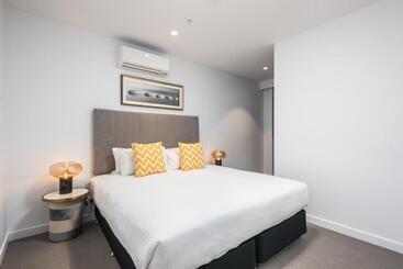 Sky One Apartments By Cllix