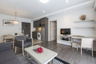 アパートホテル Kantary 304 Hotel Prachinburi