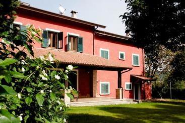 Tenuta Mandia Agriturismo La Tavernola