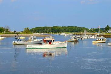 酒店 Cohasset Harbor Resort